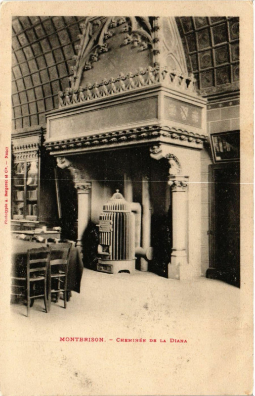 Carte postale ancienne Montbrison - Cheminée de la Diana à Montbrison