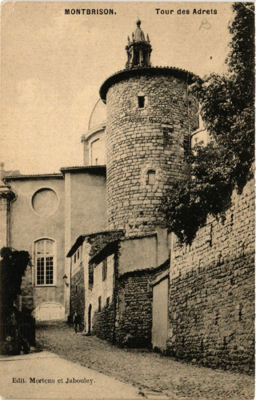 Carte postale ancienne Montbrison - Tour des Adrets à Montbrison