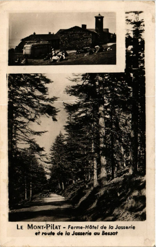 Carte postale ancienne Le Mont-Pilat - Ferme-Hotel de la Jasserie et route de la Jasserie à Jas