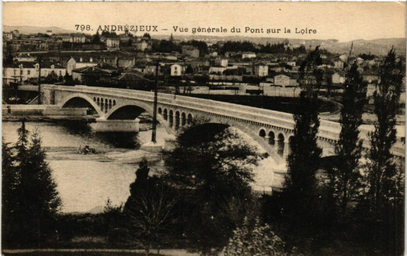 Carte postale ancienne Andrezieux - Vue générale du Pont sur la Loire