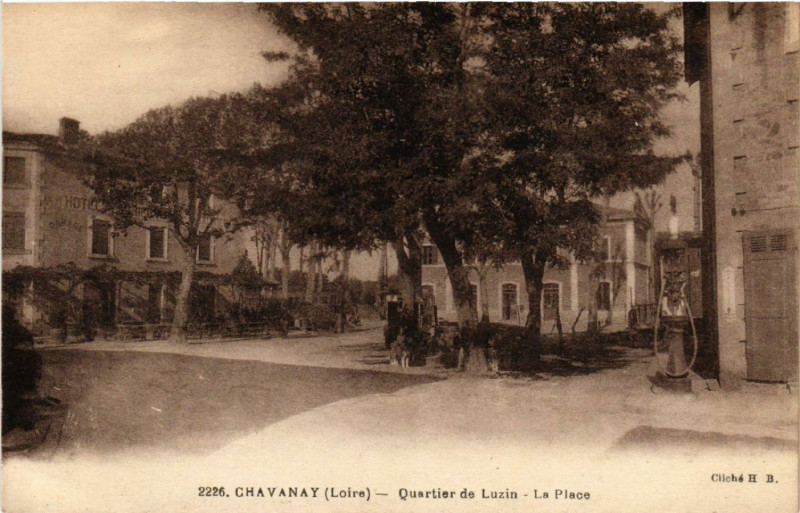 Carte postale ancienne Chavanay - Quartier de Luzin - La Place à Chavanay