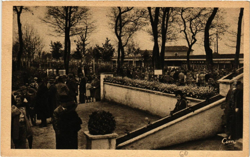 Carte postale ancienne Feurs - Hippodrome - Le Pari mutuel à Feurs