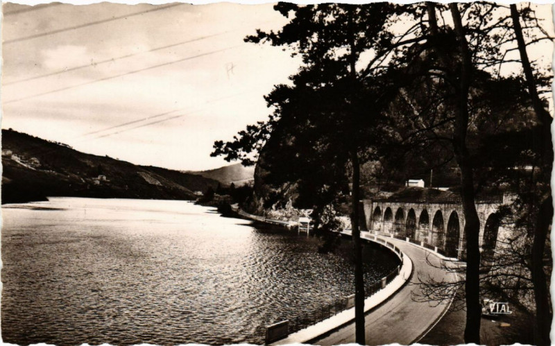 Carte postale ancienne Environs de St-Etienne et de Firminy -Les Neuf Ponts .. à Firminy