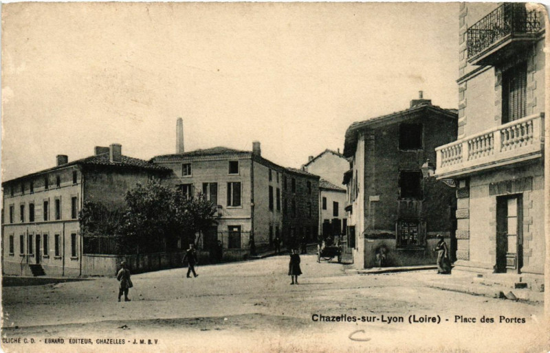 Carte postale ancienne Chazelles-sur-Lyon - Place des Portes à Chazelles-sur-Lyon