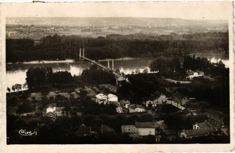 Carte postale ancienne Chavanay - Le Rhone et le Pont à Chavanay