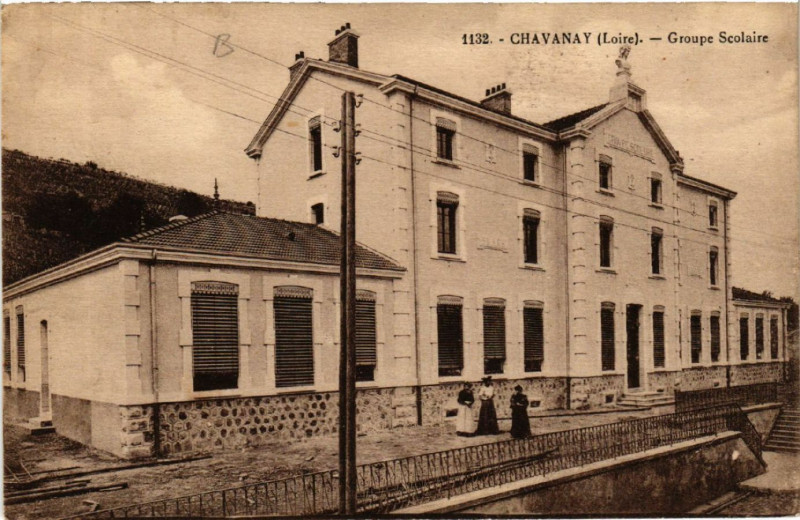 Carte postale ancienne Chavanay - Groupe Scolaire à Chavanay
