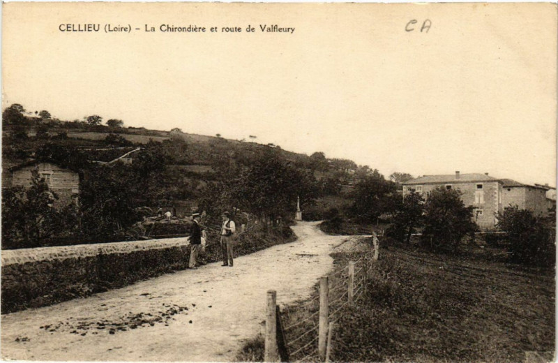 Carte postale ancienne Cellieu - La Chirondiere et roure de Valfleury à Cellieu