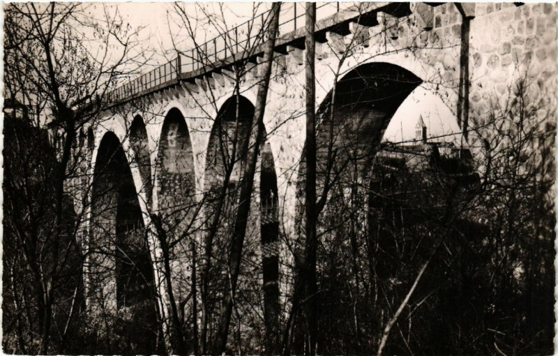 Carte postale ancienne Pelussin - Le Viaduc (hauteur 55 m.) à Pélussin