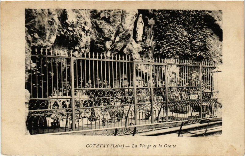 Carte postale ancienne Cotatay - La Vierge et la Grotte