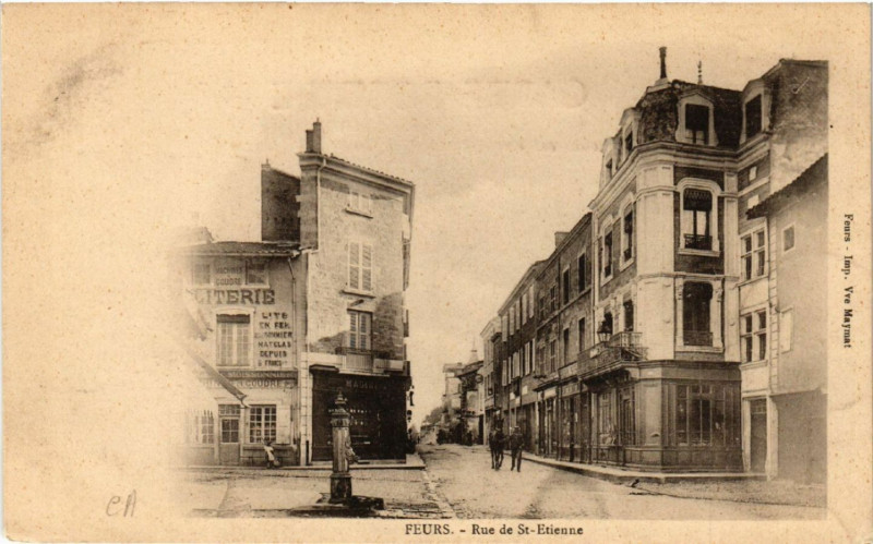 Carte postale ancienne Feurs - Rue de St-Etienne à Feurs