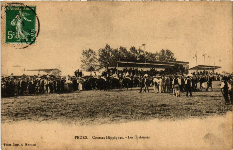 Carte postale ancienne Feurs - Courses Hippiques - Les Tribunes à Feurs