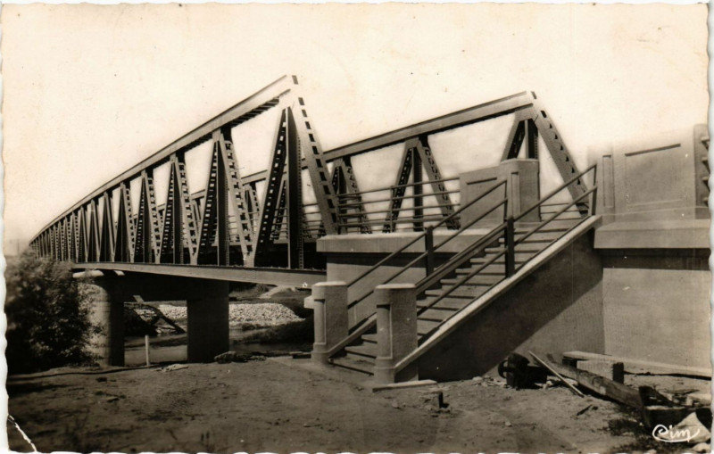 Carte postale ancienne Balbigny - Le nouveau Pont à Balbigny