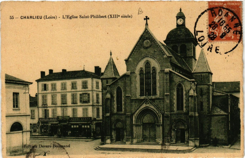 Carte postale ancienne Charlieu - L'Eglise St-Philibert (Xiii siécle) à Charlieu