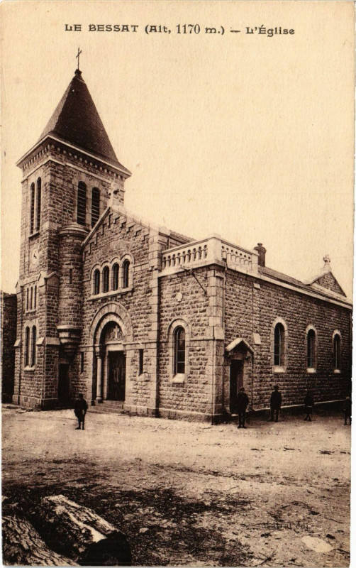 Carte postale ancienne Le Bessat (Alt 1170 m) - L'Eglise au Bessat