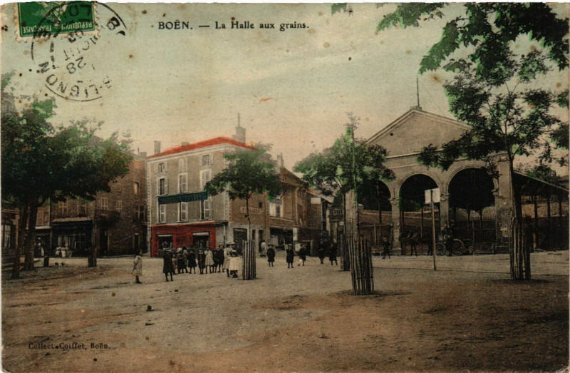 Carte postale ancienne Boen - La Halle aux grains