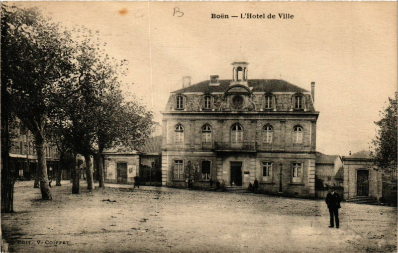 Carte postale ancienne Boen - L'Hotel de Ville