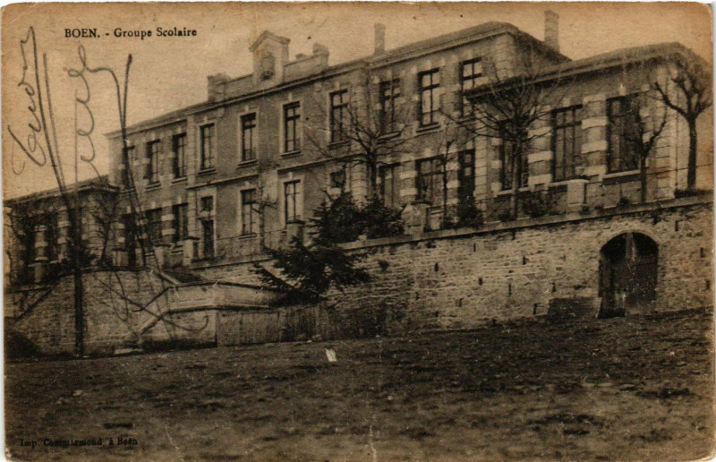 Carte postale ancienne Boen - Groupe Scolaire