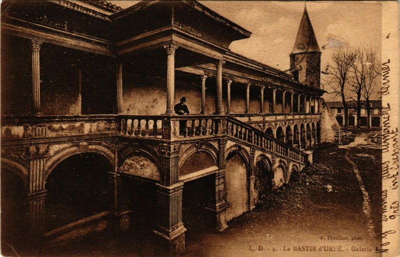 Carte postale ancienne La Bastie d'Urfe - Galerie
