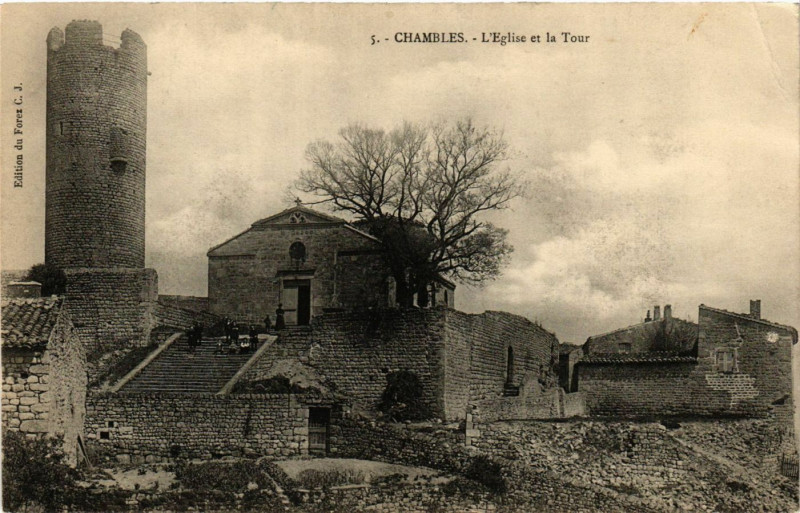 Carte postale ancienne Chambles - L'Eglise et la Tour à Chambles
