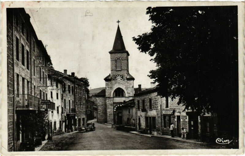 Carte postale ancienne Chalmazelles - L'Eglise et la Place