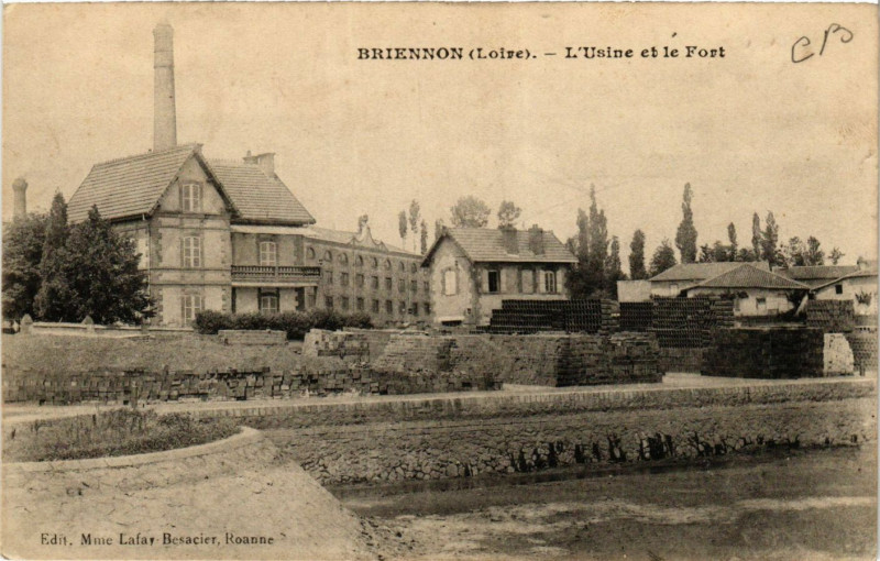 Carte postale ancienne Briennon - L'Usine et le Fort à Briennon