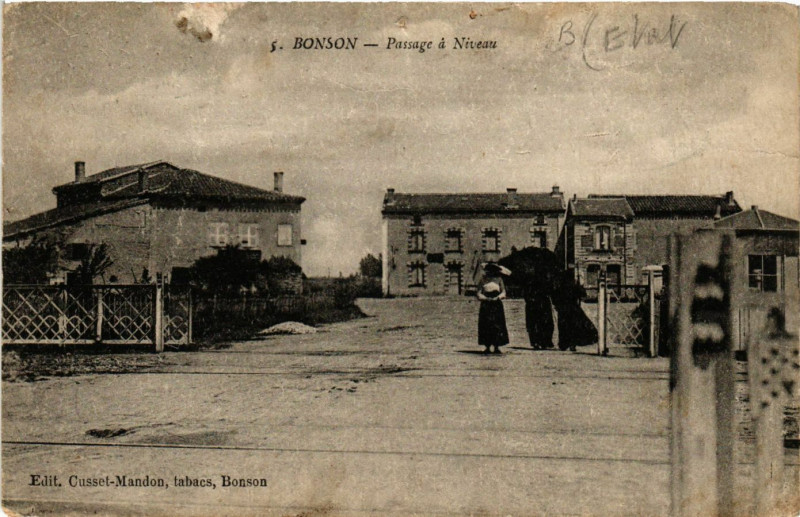 Carte postale ancienne Bonson - Passage a Niveau à Bonson
