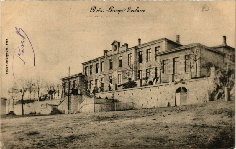 Carte postale ancienne Boen - Groupe Scolaire