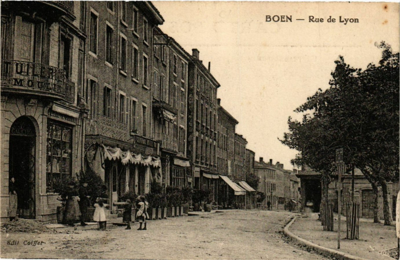 Carte postale ancienne Boen - Rue de Lyon