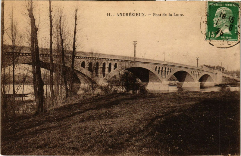 Carte postale ancienne Andrezieux - Pont de la Loire