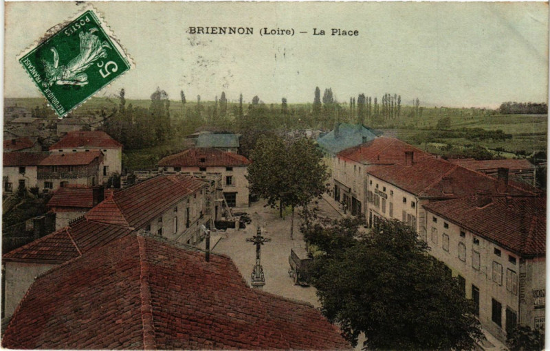 Carte postale ancienne Briennon - La Place à Briennon
