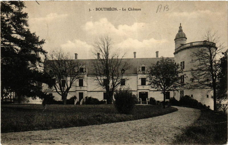 Carte postale ancienne Boutheon - Le Chateau