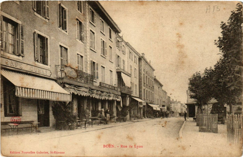 Carte postale ancienne Boen - Rue de Lyon