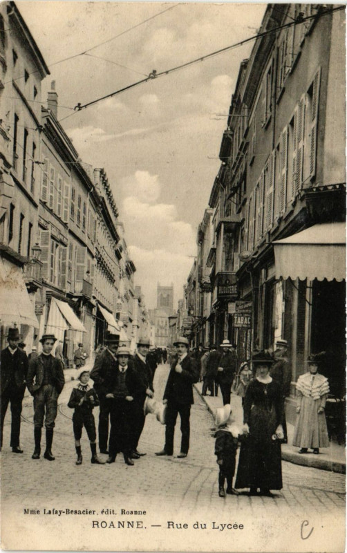 Carte postale ancienne Roanne Rue du Lycée à Roanne
