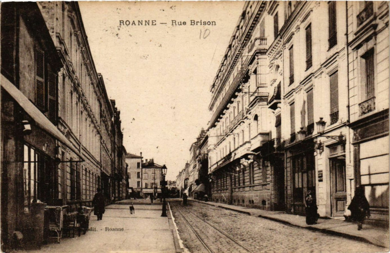 Carte postale ancienne Roanne Rue Brison à Roanne