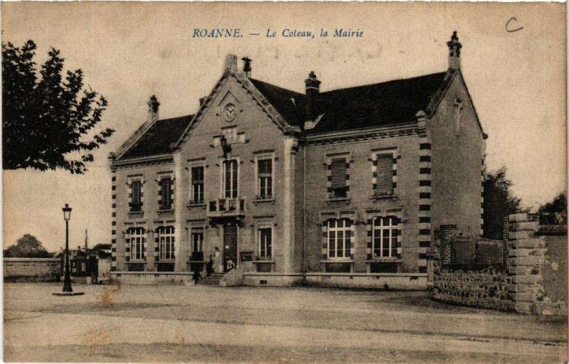 Carte postale ancienne Roanne La Coteau-La Mairie à Roanne