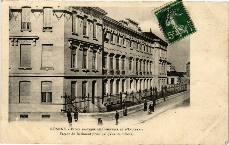 Carte postale ancienne Roanne Ecole pratique du Commerce et de l'Industrie à Roanne