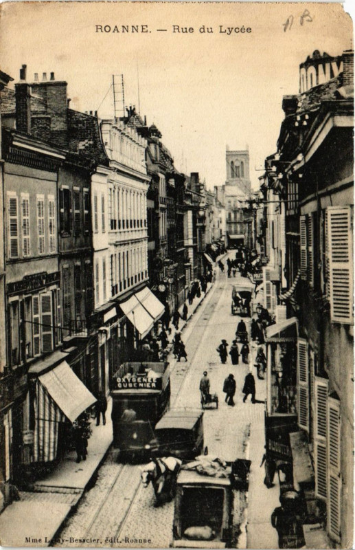 Carte postale ancienne Roanne Rue du Lycée à Roanne