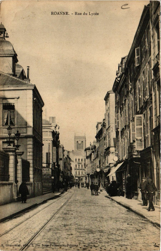 Carte postale ancienne Roanne Rue du Lycée à Roanne