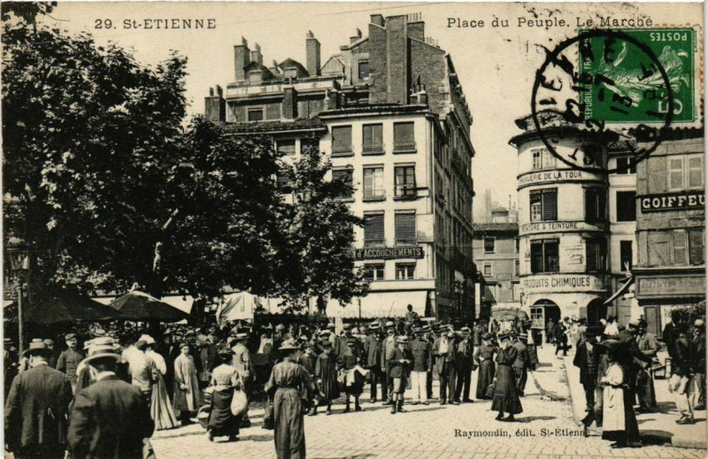 Carte postale ancienne Saint-Etienne Place du Peuple Le Marché