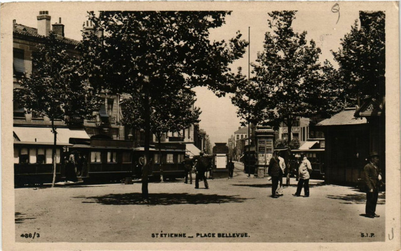 Carte postale ancienne Saint-Etienne Place Bellevue