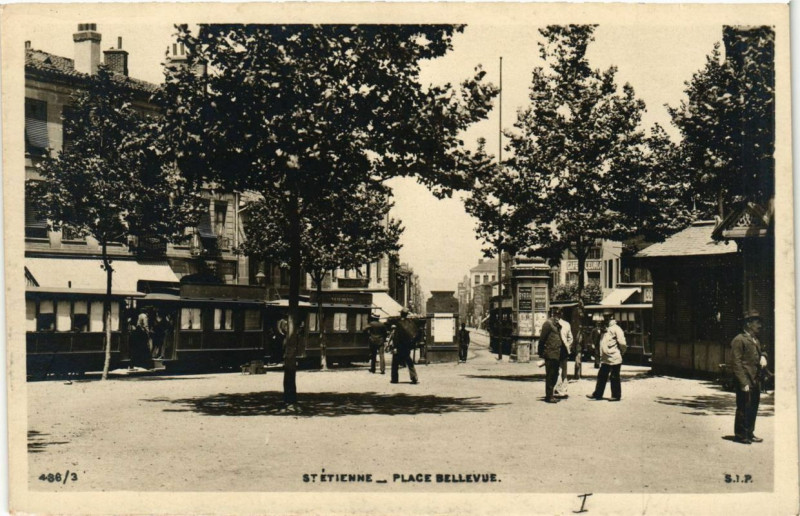 Carte postale ancienne Saint-Etienne Place Bellevue