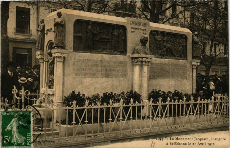 Carte postale ancienne Saint-Etienne Le Monument Jacquard ainaugure le 21 Avril 1912