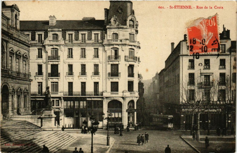 Carte postale ancienne Saint-Etienne Rue de la Croix