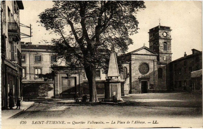Carte postale ancienne Saint-Etienne Quartier Valbeuvite La Place de l'Abbaye