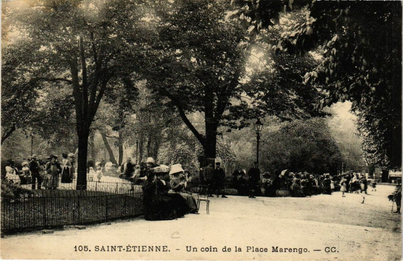 Carte postale ancienne Saint-Etienne Un coin de la Place Marengo