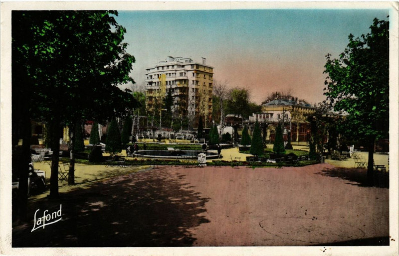Carte postale ancienne Saint-Etienne Square Franklin-Rossevelt