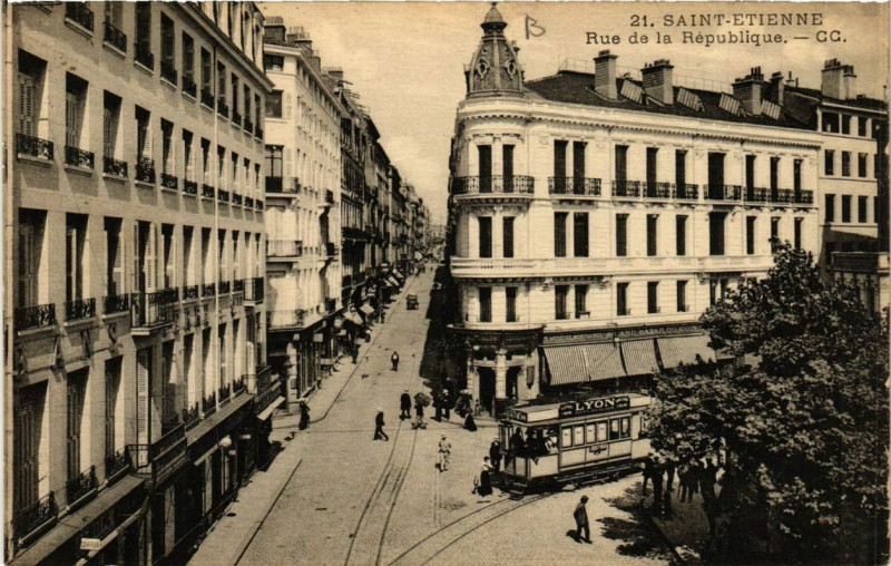 Carte postale ancienne Saint-Etienne Rue de la Republique