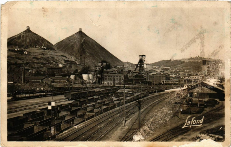 Carte postale ancienne St-Etienne Puits de Mines de Charbon Couriot et Chatelus à Châtelus
