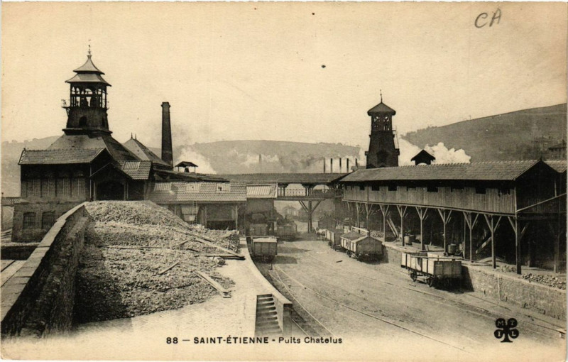 Carte postale ancienne St-Etienne Puits Chatelus à Châtelus