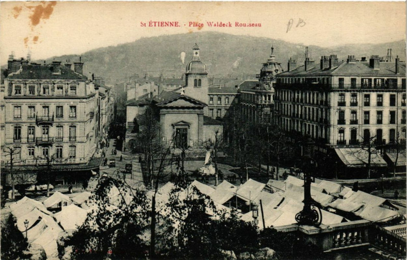 Carte postale ancienne Saint-Etienne Place Waldeck Rousseau